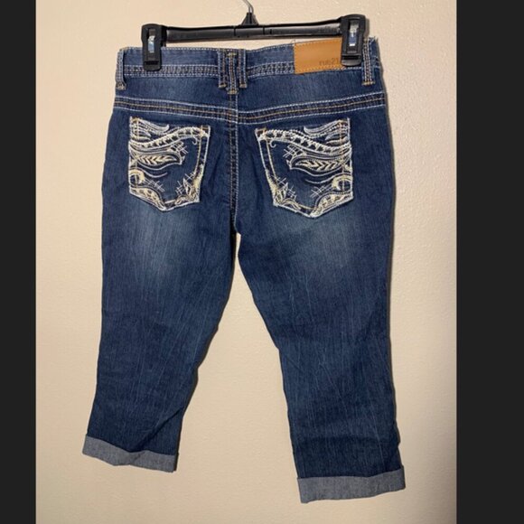 Rue 21 cropped, distressed jeans - Picture 2 of 6